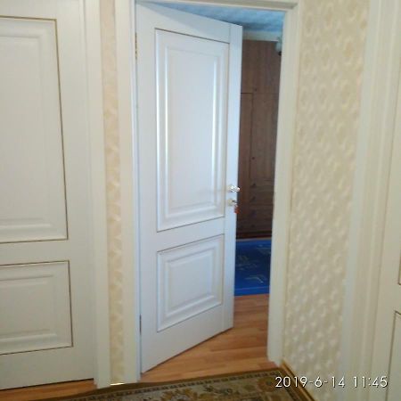 Комната Для Гостей Рядом С Станцией Метро Каменная Горка Minsk Exteriör bild